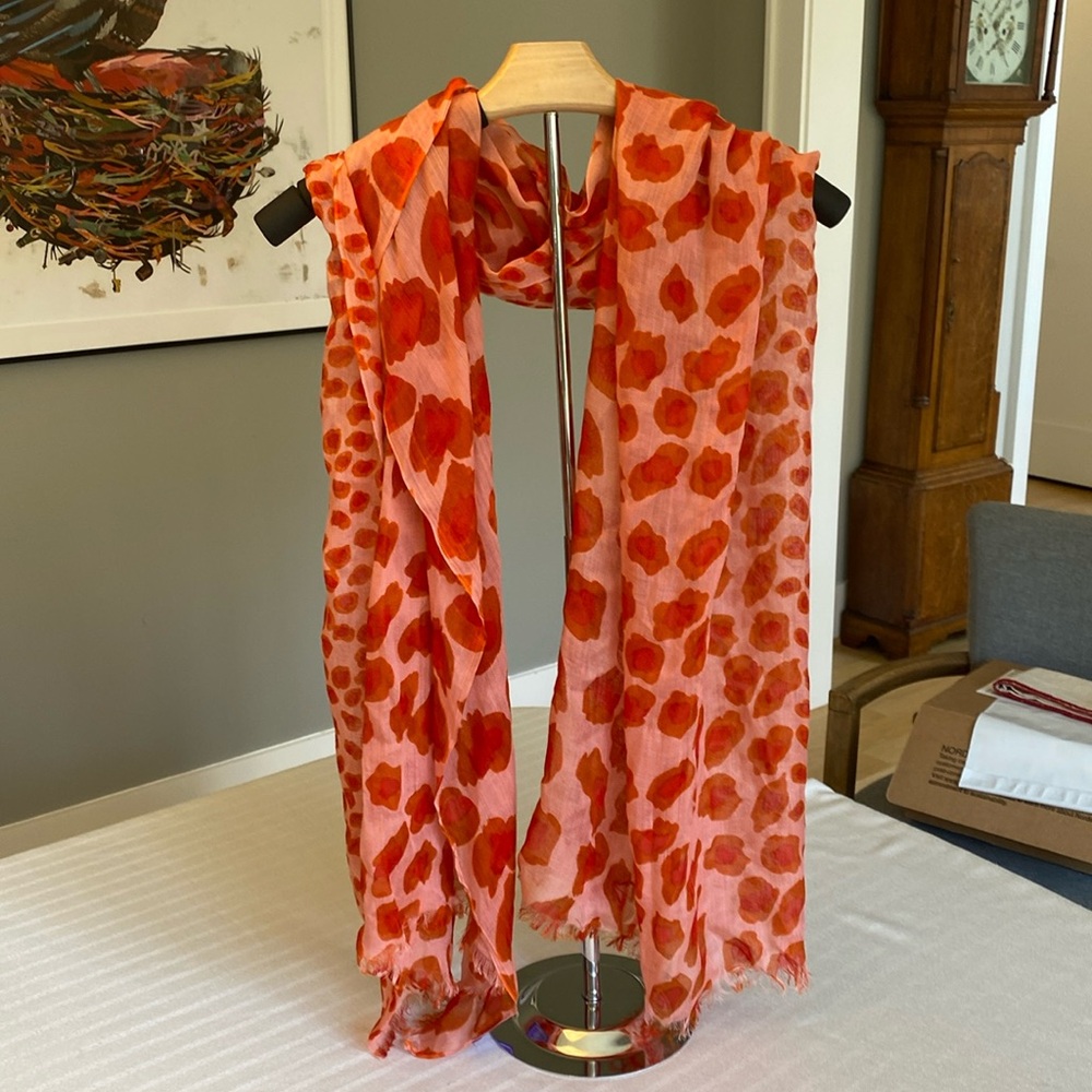 Excellent condition: floral scarf, acrylic